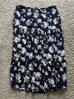 Like New Lauren Conrad Floral Skirt - Size XL (Juniors)
